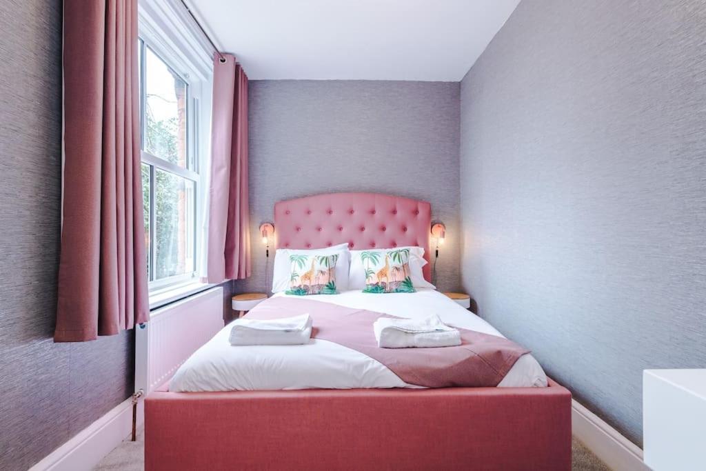 Pink Palace - Central Apartment Chester Exterior foto