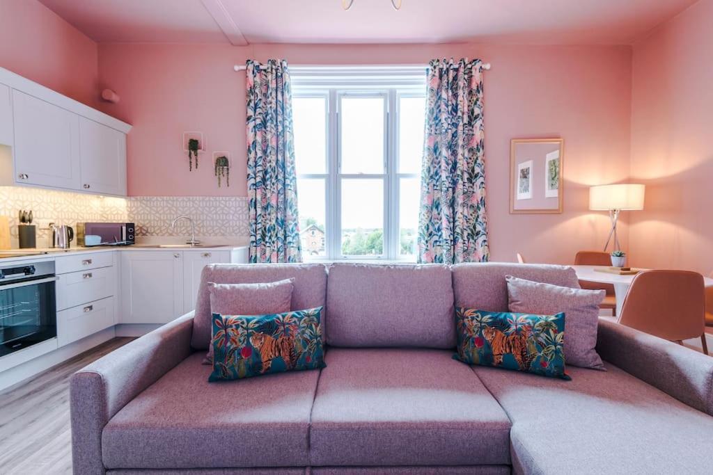 Pink Palace - Central Apartment Chester Exterior foto
